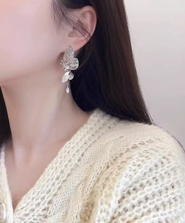 Fine Silk Copper Zircon Butterfly Hollow Out Stud Earrings Fashion - Image 5
